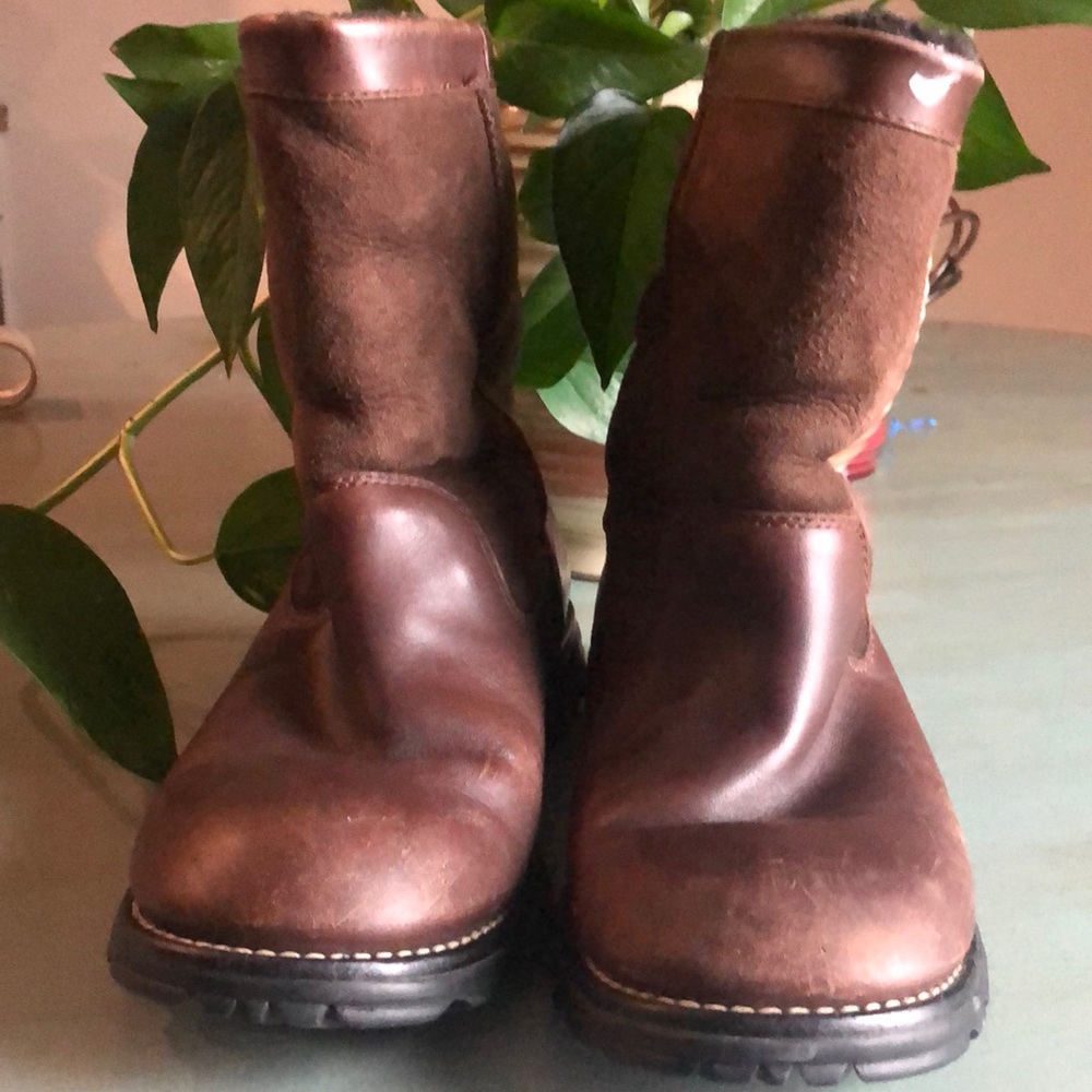 UGG BOOTS 🥾 7